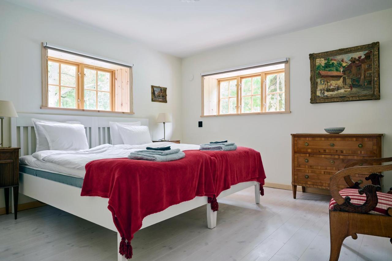 Spectacular 6-Bed House In Beautiful Manor Park Villa Mariefred Exterior photo