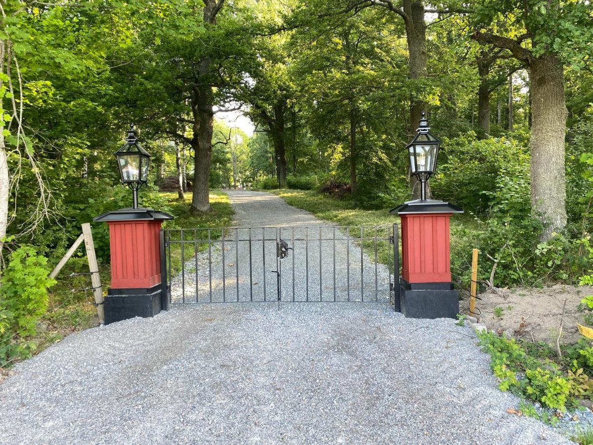 Spectacular 6-Bed House In Beautiful Manor Park Villa Mariefred Exterior photo